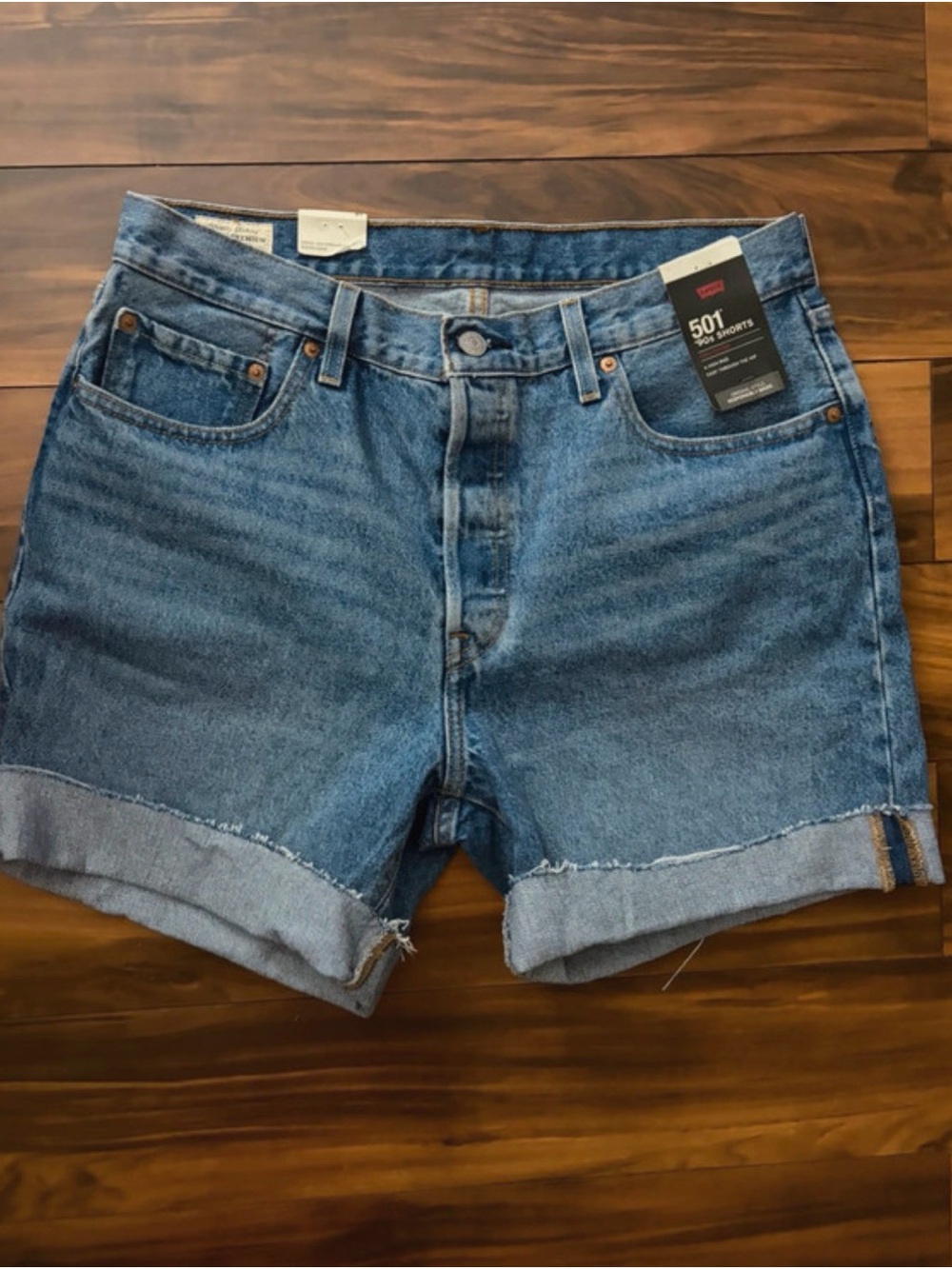 NWT Levi's 501 High-Rise Denim Shorts in Medium Blue